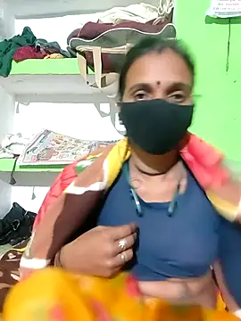 Snapshot of Hot_nenshi chatting on October 28, 2025, 1:32 pm Hot nenshi online show from October 28, 2025, 1:32 pm