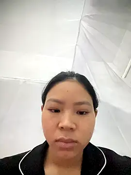 Snapshot of Milk_xx chatting on November 2, 2025, 8:14 pm Milk xx online show from November 2, 2025, 8:14 pm