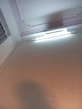 Snapshot of ezabel- chatting on November 29, 2025, 1:44 pm ezabel- online show from November 29, 2025, 1:44 pm