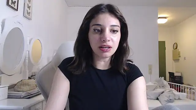 Snapshot of bellefleurrr chatting on June 1, 2026, 10:53 pm bellefleurrr online show from June 1, 2026, 10:53 pm