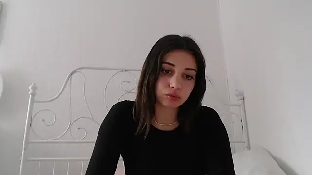 Snapshot of bellefleurrr chatting on May 9, 2026, 5:49 pm bellefleurrr online show from May 9, 2026, 5:49 pm