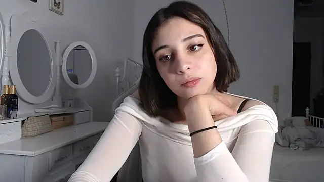 Snapshot of bellefleurrr chatting on June 12, 2026, 7:22 pm bellefleurrr online show from June 12, 2026, 7:22 pm