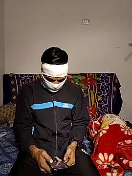 Snapshot of Heena-143 chatting on November 17, 2025, 5:28 pm Heena-143 online show from November 17, 2025, 5:28 pm