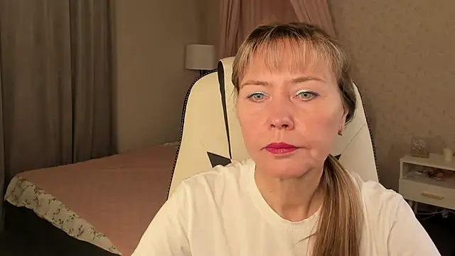 Snapshot of Carla_Vogue chatting on November 5, 2025, 3:20 am Carla Vogue online show from November 5, 2025, 3:20 am