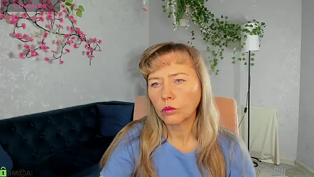 Snapshot of Carla_Vogue chatting on November 28, 2025, 11:10 am Carla Vogue online show from November 28, 2025, 11:10 am