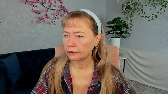 Snapshot of Carla_Vogue chatting on November 18, 2025, 2:49 am Carla Vogue online show from November 18, 2025, 2:49 am