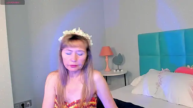 Snapshot of Carla_Vogue chatting on November 9, 2025, 3:43 am Carla Vogue online show from November 9, 2025, 3:43 am