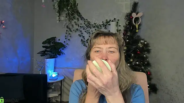 Snapshot of Carla_Vogue chatting on December 14, 2025, 2:51 am Carla Vogue online show from December 14, 2025, 2:51 am