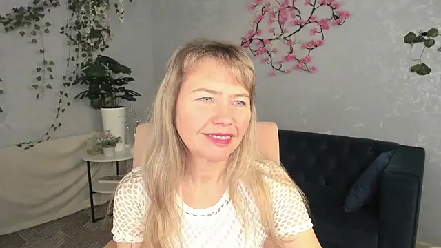 Snapshot of Carla_Vogue chatting on November 15, 2025, 3:10 am Carla Vogue online show from November 15, 2025, 3:10 am