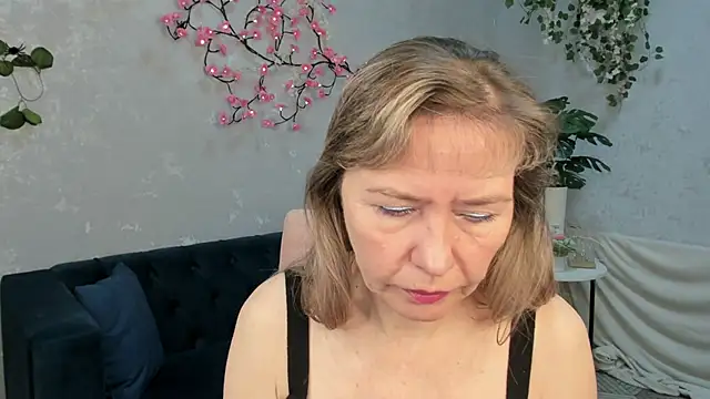 Snapshot of Carla_Vogue chatting on November 12, 2025, 3:21 am Carla Vogue online show from November 12, 2025, 3:21 am