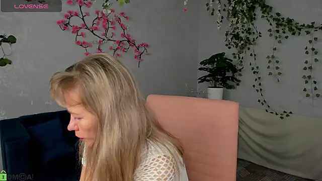 Snapshot of Carla_Vogue chatting on November 16, 2025, 3:00 am Carla Vogue online show from November 16, 2025, 3:00 am