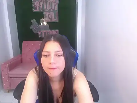Snapshot of velvetvixen_t chatting on October 24, 2025, 2:05 pm velvetvixen t online show from October 24, 2025, 2:05 pm