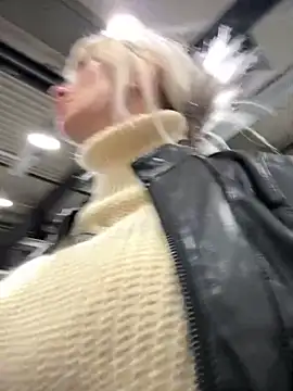 blondegirlx online show from December 20, 2025, 3:48 pm