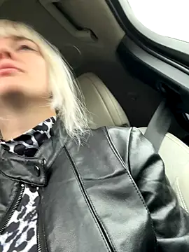 blondegirlx online show from December 21, 2025, 10:39 am