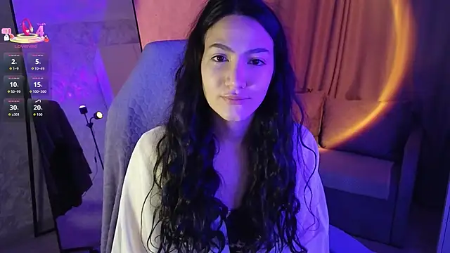 Mulan Lo online show from November 26, 2025, 8:53 pm