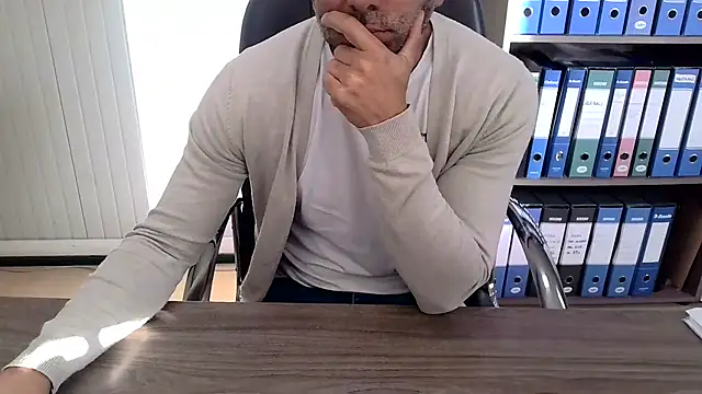 Evasionee online show from November 3, 2025, 7:24 am