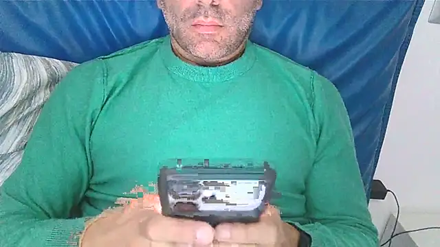 Snapshot of Evasionee chatting on October 27, 2025, 9:05 pm Evasionee online show from October 27, 2025, 9:05 pm