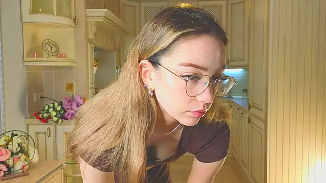 DeiraCharson online show from November 9, 2025, 3:10 am