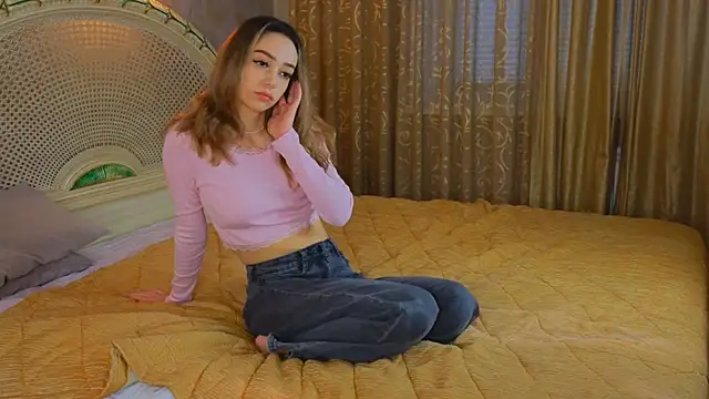 DeiraCharson online show from November 20, 2025, 4:13 am