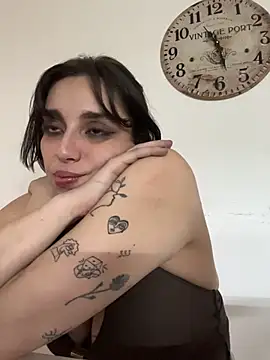 Snapshot of gigi333regi chatting on December 21, 2025, 2:30 pm gigi333regi online show from December 21, 2025, 2:30 pm