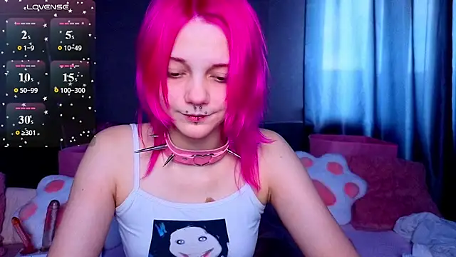 Snapshot of KittieHeart chatting on July 5, 2026, 4:19 am KittieHeart online show from July 5, 2026, 4:19 am