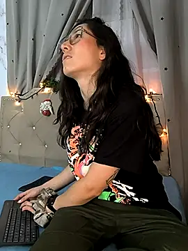 Snapshot of eva_delight_ chatting on November 28, 2025, 3:39 am eva delight online show from November 28, 2025, 3:39 am