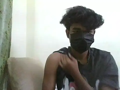 Snapshot of kriZ08 chatting on April 24, 2026, 12:40 pm kriZ08 online show from April 24, 2026, 12:40 pm