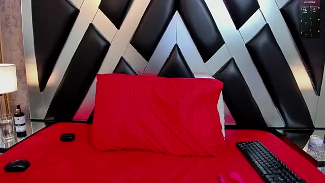 Snapshot of CloePerson chatting on February 5, 2026, 4:14 pm CloePerson online show from February 5, 2026, 4:14 pm