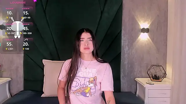 EmiliClarke online show from April 1, 2026, 11:33 am