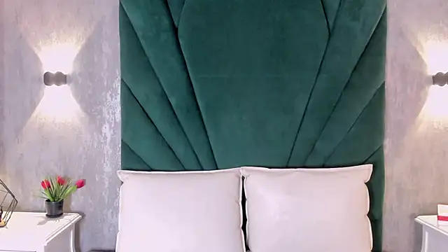 EmiliClarke online show from February 14, 2026, 3:29 am