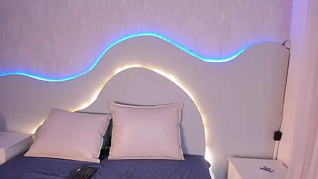 EmiliClarke online show from January 17, 2026, 4:43 pm