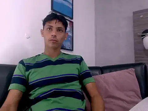 Snapshot of wiltom_ chatting on November 10, 2025, 4:17 am wiltom online show from November 10, 2025, 4:17 am