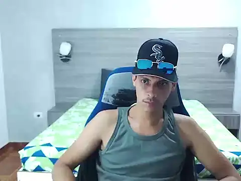 Snapshot of wiltom_ chatting on December 3, 2025, 3:40 am wiltom online show from December 3, 2025, 3:40 am