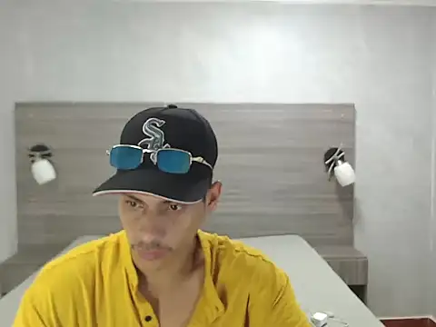 Snapshot of wiltom_ chatting on November 29, 2025, 4:12 am wiltom online show from November 29, 2025, 4:12 am