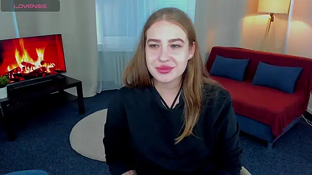 ElaraBloom online show from October 30, 2025, 2:04 pm