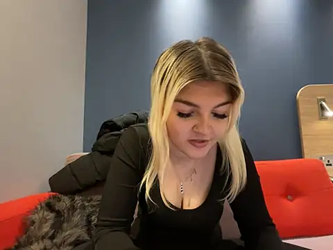 Snapshot of rosie-hipstergal chatting on February 12, 2026, 6:29 pm rosie-hipstergal online show from February 12, 2026, 6:29 pm