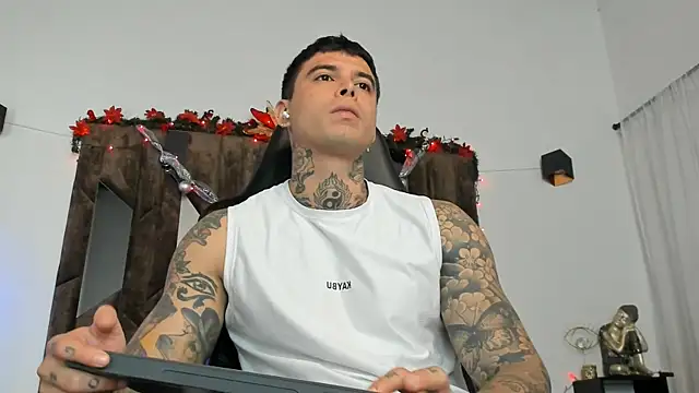 MATEO DILUCA online show from December 18, 2025, 10:19 am