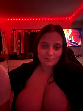 Snapshot of Aksinja05 chatting on November 26, 2025, 7:47 pm Aksinja05 online show from November 26, 2025, 7:47 pm