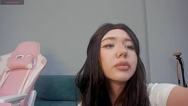 sweetmikasa online show from November 28, 2025, 5:57 pm