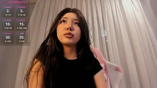 sweetmikasa online show from December 4, 2025, 5:23 pm