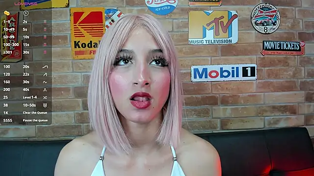 Snapshot of foxy_sharlotte chatting on November 28, 2025, 6:08 pm foxy sharlotte online show from November 28, 2025, 6:08 pm