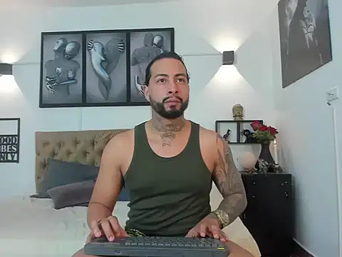 christopher palmerjs online show from November 28, 2025, 9:04 pm