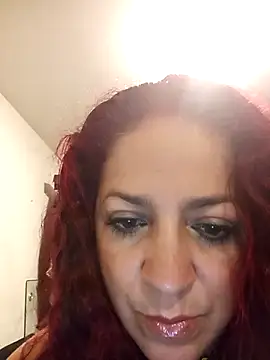 LAPOTRA 04 online show from November 3, 2025, 1:33 am