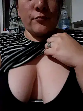 Snapshot of Clara_Arg chatting on November 23, 2025, 2:10 am Clara Arg online show from November 23, 2025, 2:10 am