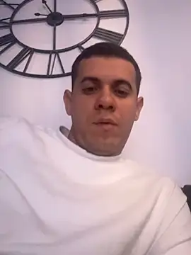 Snapshot of Xx_rvs_xX chatting on October 25, 2025, 9:15 pm Xx rvs xX online show from October 25, 2025, 9:15 pm