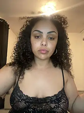 Snapshot of CaramelCarmenxox chatting on April 7, 2026, 9:49 pm CaramelCarmenxox online show from April 7, 2026, 9:49 pm