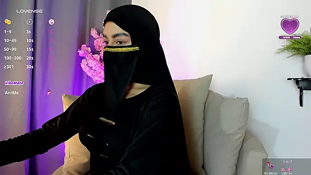 Snapshot of shaima__ chatting on November 30, 2025, 8:09 pm shaima online show from November 30, 2025, 8:09 pm