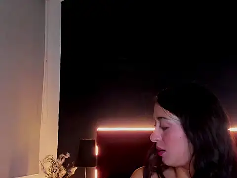 ZaraBaicker online show from November 14, 2025, 3:43 am