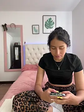 BIJOU SECRET online show from April 9, 2026, 6:58 pm