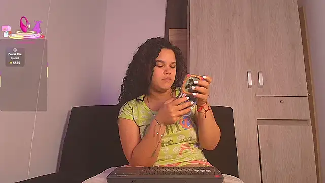 Kesha rosse  online show from February 25, 2026, 5:18 am